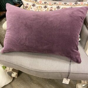 24x15” lumbar pillow. set of 2